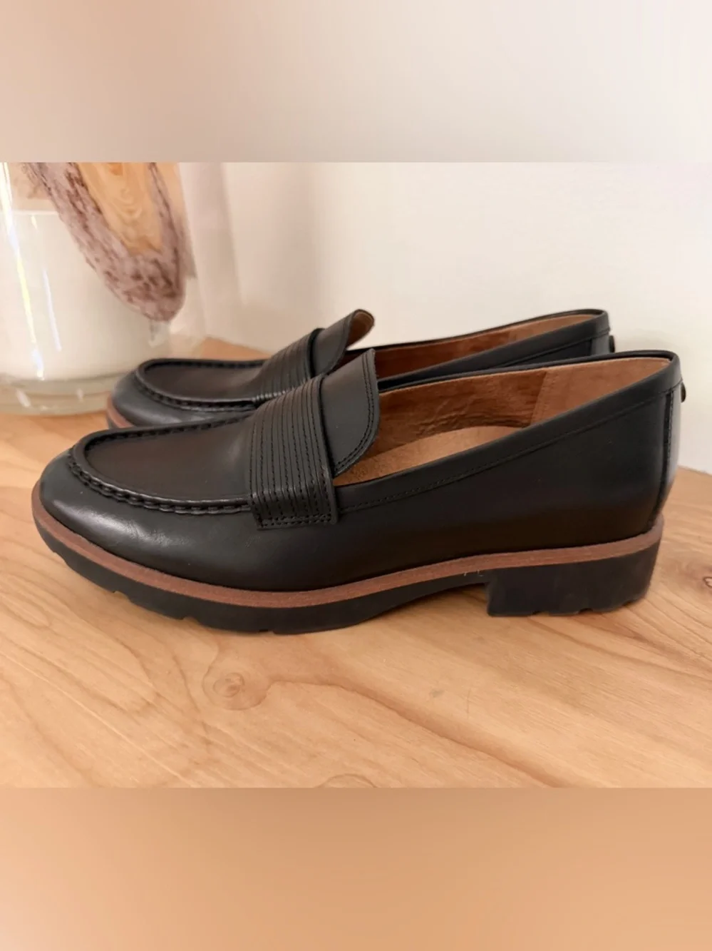 Vionic Black Leather Loafer - Picture 3 of 12